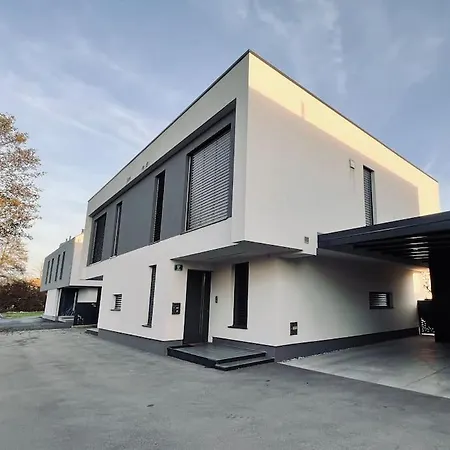 Modern, Spacious Near Centre * Lublana