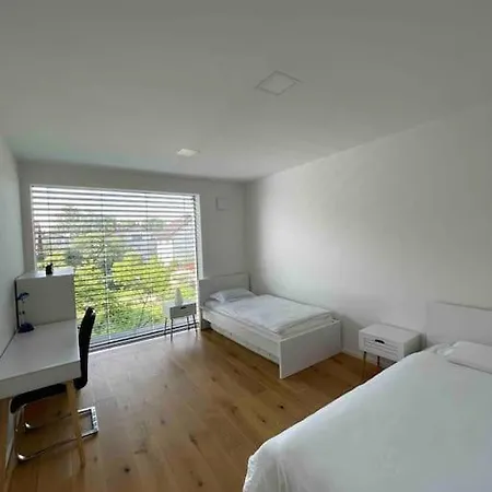 Modern, Spacious Near Centre * Lublana