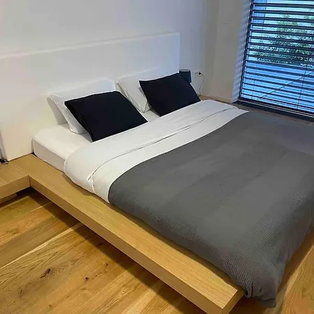 Modern, Spacious Near Centre Daire Ljubljana